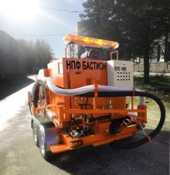 Road Patching Installation with Cubical Gravel for Asphalt Surfaces