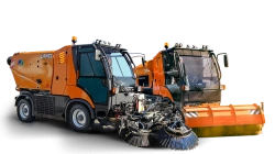 KM-2000 Municipal Cleaning Machine with Hopper and Attachments