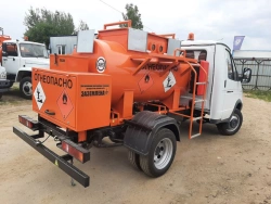 Fuel Tanker for Transporting and Storing Oil Products - Model 2790R-01