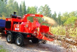 Tornado M400 Trailer-Mounted Chipper for Efficient Wood Processing