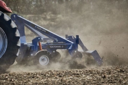 Tectonic-3 Chisel Plow for Soil Tillage