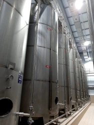 Stainless Steel Storage Tanks for Food Liquids