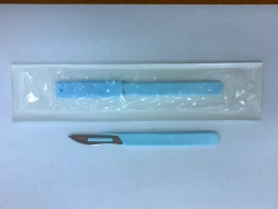 Disposable Surgical Scalpel with Plastic Handle Type 2, Blade No. 24