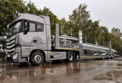 Semi-Trailer for Transporting Passenger and Commercial Vehicles - Model 949223