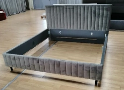 Vanda Luxury Velvet Bed