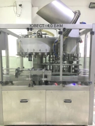 Automatic Filling and Capping Line for PET and Glass Bottles up to 2L - Model YVEST-UP 4.0 & YVEST-E