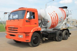 Concrete Mixer Truck 581471 with 7 Cubic Meter Capacity