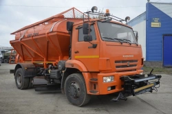 Combined Sweeper Machine KMD-53605-E5 with Metal Hopper and Tank on KAMAZ 5360 Chassis