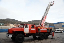 Fire Truck with Ladder AЦЛ-4, Model 58819E, Ural-4320-1951-60/62