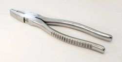 Surgical Forceps for Hip Joint Prosthesis Installation