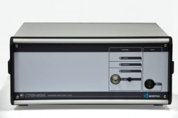 Frequency Synthesizer G7M-20A/6 for Low Phase Noise Applications