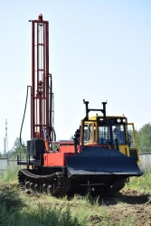 Caterpillar Tractor for Off-Road Transport of People and Cargo TG-44