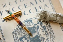 Hand-painted Lacquer Miniature Pen