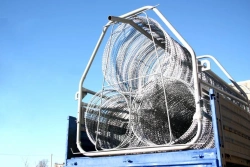 Mobile Safety Barrier for Quick Installation and Folding