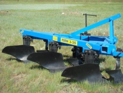 Finist Mounted Plow PLN-3-35 for Efficient Tilling